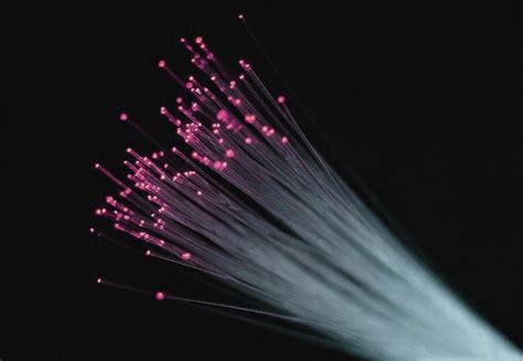  Erbium Oxide: 혁신적인 광섬유 증폭을 위한 미래의 재료는 무엇일까요?